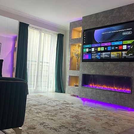 The Exclusive Jacuzzi Apartment 伯明翰 外观 照片